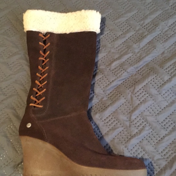 Women’s size 9 Ugg’s (no box) good condition - Picture 1 of 5